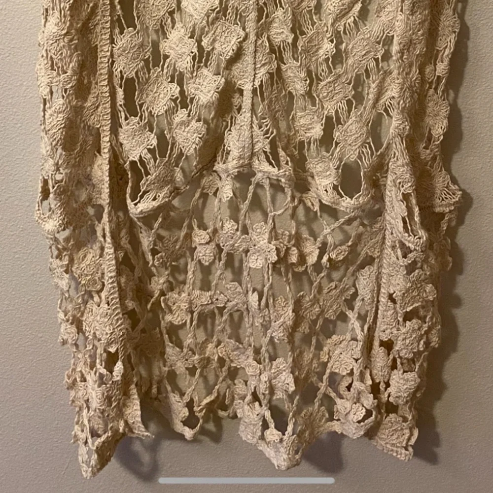 Size: Small. Color: Cream - Picture 2 of 3